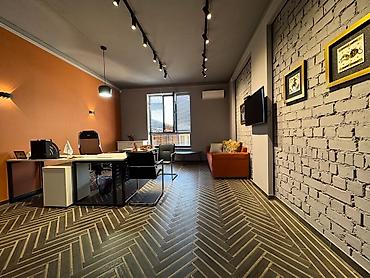 Продажа офисов: Продажа офисов 360 м², С ремонтом, С мебелью, Административное здание, 1 этаж — 4