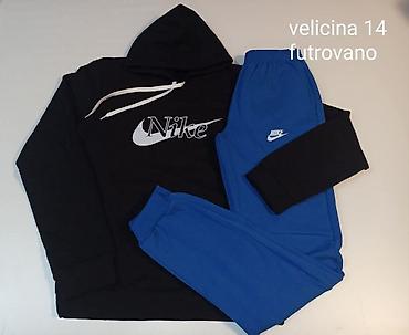 Komplet trenerke: Velicine pisu na slici 
2200 din — 9