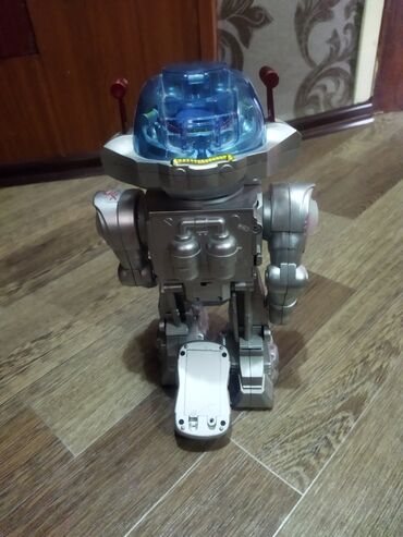 йо йо игрушка: Продаю робота каторый выполняет много чего на пульте всё показано что