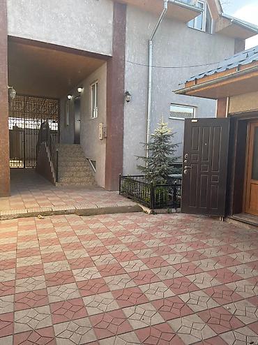 видео с пантерой коттедж: 6 комнат и более, 260 м², 10 соток, Бишкек, Собственник — 2