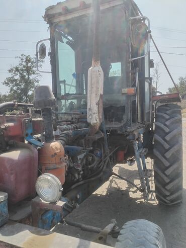 təkər traktor: Təkərli traktor – kabinəli, üçnöqtəli asqı və PTO çıxışı ilə