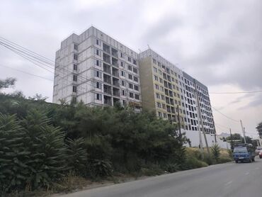 дом меняю на квартиру бишкек: Строится, Студия, 52 м²