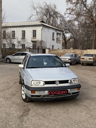 Volkswagen Golf: 1993 г., 1.8 л, Механика, Бензин