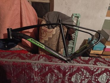 электродвигатели для велосипедов: Продается кантрийная, трейловая рама e11even элевен, под 29 колеса