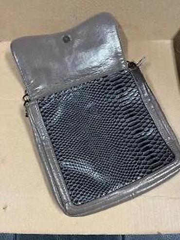 Torbe: Ženska torbica preko ramena sa lančanim kaišem - Materijal: veštačka — 7