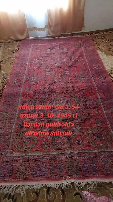 şəkli: Xalça – əl düzümlü, köhnə ənənəvi naxışlı - Ölçü: eni 1.54 m — 2