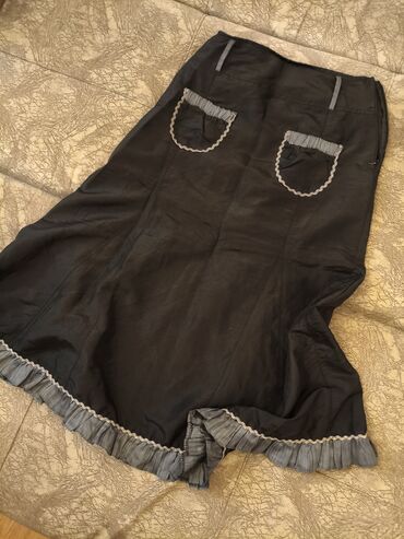 Digər qadın geyimləri: Qadın üçün yubkalar və jaket 
Женские юбки