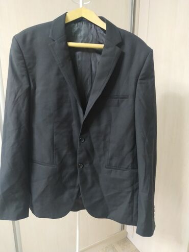 современный мужской костюм: Костюм 6XL (EU 52), цвет - Черный