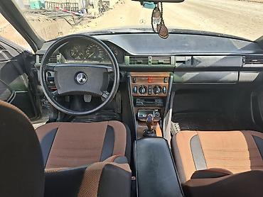 Mercedes-Benz: Mercedes-Benz E-Class: 3 l | 1988 il Sedan — 2