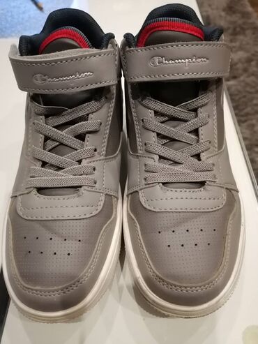 Kids' Footwear: Champion, Sneakers, Size: 32, color - Grey