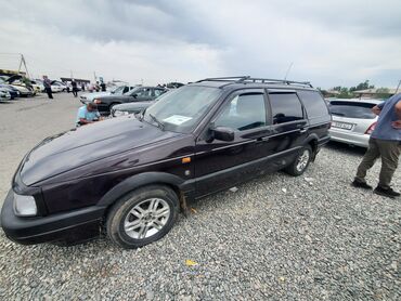 машина gets: Volkswagen Passat: 1992 г., 1.8 л, Механика, Бензин, Универсал