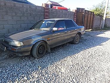 e6 3: Toyota Camry: 1989 г., 2 л, Седан — 2