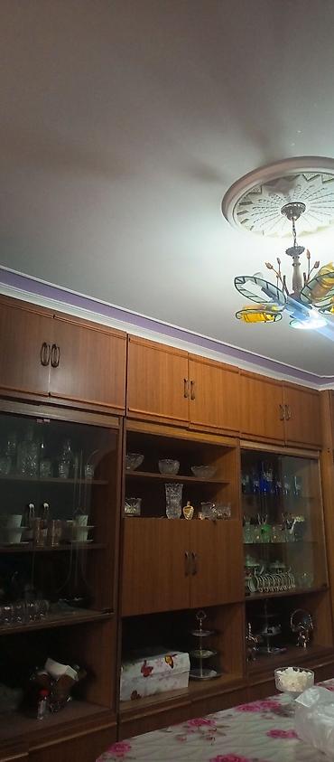 acıq dolab: Yemək otağı üçün iri divar vitrin-dolap dəsti - Material: ağac — 3