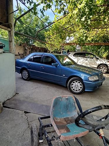 mersedes c250: Mercedes-Benz C-Class: 1.8 l | 1998 il Sedan — 5