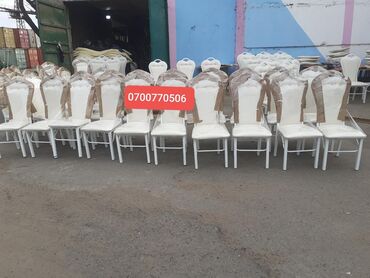 Кухонные столы и стулья: Кухонный стол и стул — 4