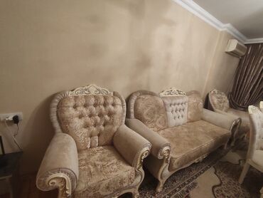 куплю мебель бу баку: İşlənmiş, Klassik divan, 2 kreslo, Divan, Bazasız, Açılmayan