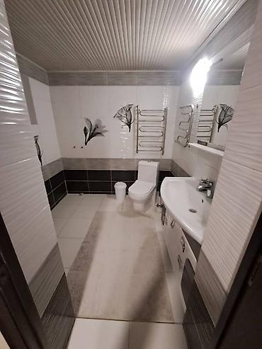 Продажа полдома: Продаётся пол дома и дом 5 комнат at lalafo.kg — 18 Продажа полдома: Продаётся пол дома и дом 5 комнат — 18