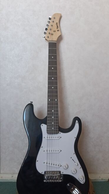 музыкальная гитара: Продаётся электрогитара формы стратокастер фирмы (terris) sss