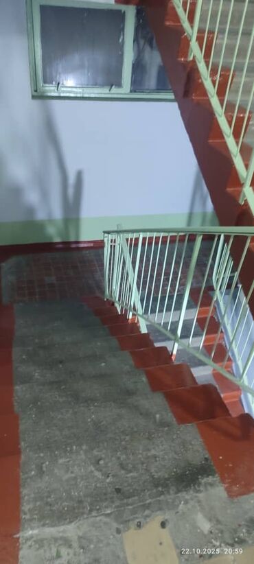 продаю дом можайского: 2 комнаты, 60 м², 106 серия, 2 этаж, Старый ремонт