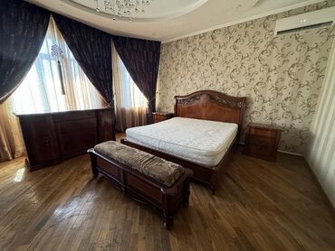 эксклюзивная итальянская мебель: Спальный гарнитур, Б/у, Шкаф, Двуспальная кровать, Комод, Италия, Дерево, Самовывоз
