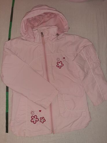 Jakne, kaputi i prsluci: Decije vetrovke vel.8- 
vel.4- 800rsd sa kapom koja se može skinuti — 9