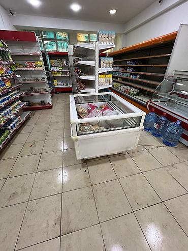 Mağaza avadanlığı: Mağaza avadanlıqları satılır – komplekt. Tərkib: - Şaquli tip döşəmə — 3