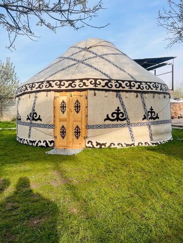 Аренда юрт: Аренда юрты, Каркас Деревянный, 75 баш, С полом, Стол, Стулья — 20