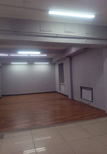 парковый: Сдаю Офис, 180 м², С отдельным сан узлом