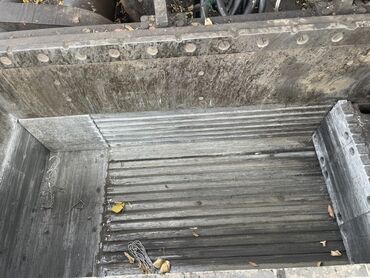 вакуумный аппарат: Гидравлический пресс-компактор для вторсырья/металлолома Описание: -