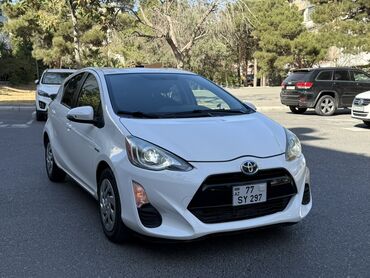 Toyota: Toyota Prius: 1.5 l | 2016 il Hetçbek