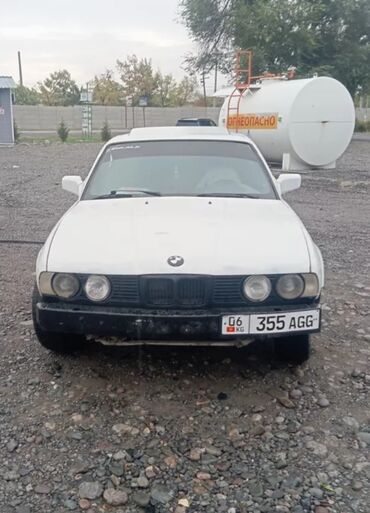 бенве: BMW 520: 1989 г., 2 л, Механика, Бензин, Седан