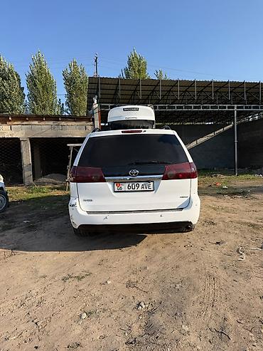 прицеп легкового автомобиля: Toyota Sienna: 2008 г., Газ, Минивэн — 4