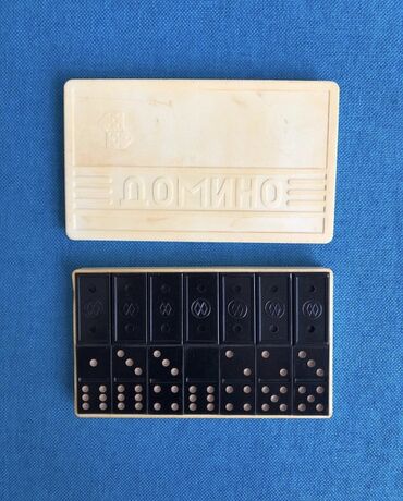 Digər əntiq əşyalar: Antik sovet dovrune aid dominolar 
30 manatdan bashlayir — 8