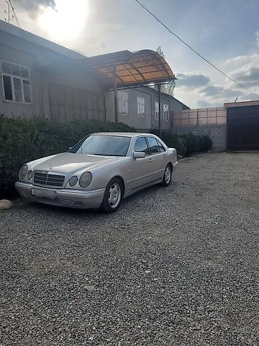 Mercedes-Benz E-Class: 1998 г., 2.4 л, Автомат, Бензин, Седан