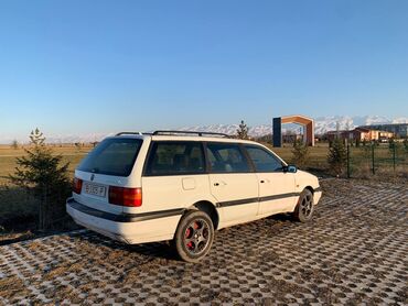 Volkswagen: Volkswagen Passat: 1994 г., 1.8 л, Механика, Бензин, Универсал