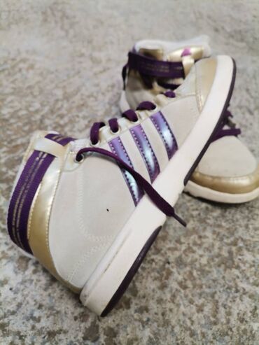 Women's Sneakers and athletic shoes: 37.5 — 2