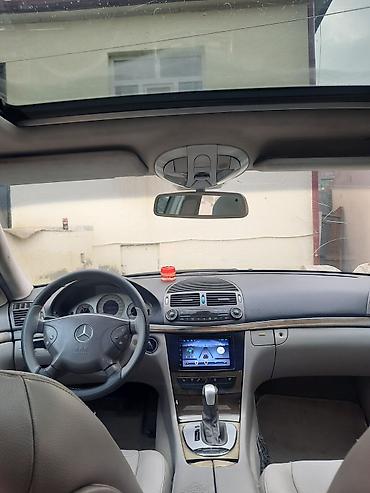 Mercedes-Benz: Mercedes-Benz E-Class: 2.7 l | 2002 il Sedan — 8