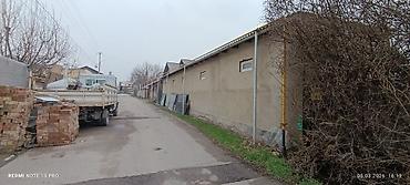 Продажа складов и мастерских: Продаётся земельный участок с хозяйственными постройками. с доходом — 6