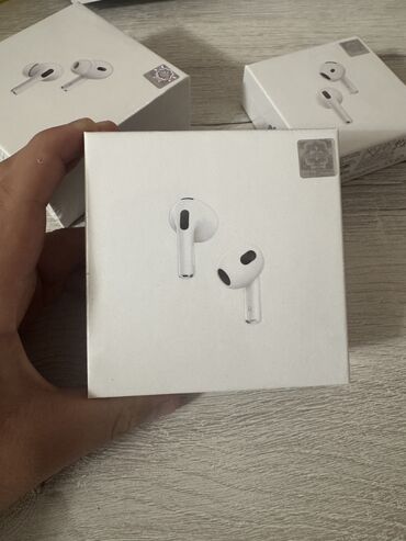 i3 9: Apple AirPods (3rd generation) с футляром зарядки MagSafe. Основные