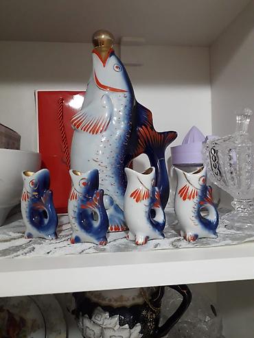 balıq haqqında melumat: Porcelain balıq formalı qrafin və stəkan dəsti - Tərkib: 1 ədəd böyük — 1