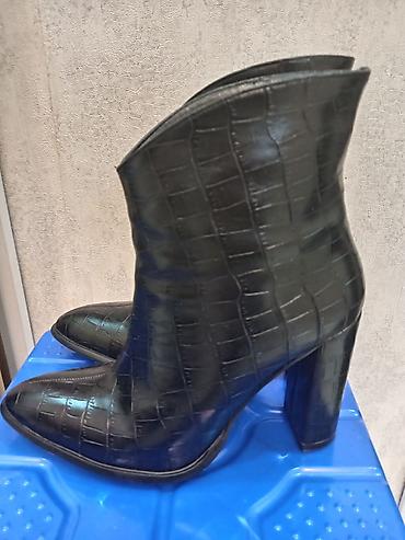 Nine West brendi, təmiz dəri, 38 razmer( malomerkadir 36-37 razmere lalafo.az -da Nine West brendi, təmiz dəri, 38 razmer( malomerkadir 36-37 razmere