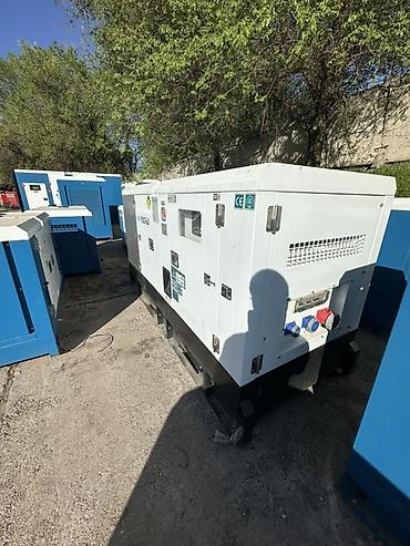 Генераторы: Дизельный генератор в шумозащитном кожухе Основные характеристики: - — 13