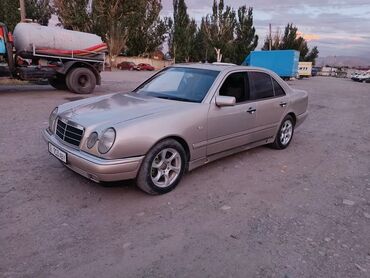 210 белый: Mercedes-Benz 320: 1996 г., 3.2 л, Механика, Бензин, Седан