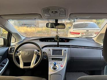 corolla s: Toyota Prius: 2014 г., 1.8 л, Автомат, Гибрид, Хэтчбэк — 3
