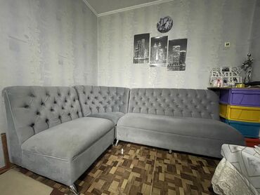 продадим диван: Угловой диван, цвет - Серый, Б/у