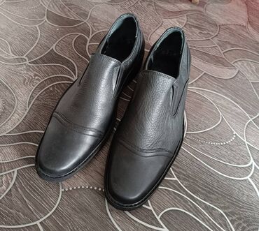 мужской обувь бишкек: Продаются туфли новые, повседневные. Материал искусственная кожа