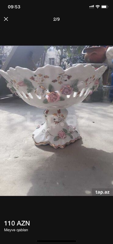 Mətbəx aksesuarları: Məhsul: Porcelan ayaqlı meyvə qabı - Material: ağ porcelan - Dizayn