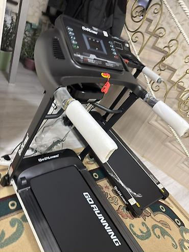 Беговые дорожки: Беговая дорожка BeDL/GO RUNNING - Зона комфортного бега: ширина — 5