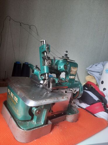 ручной швейный машинка: Швейная машина Оверлок, Ручной