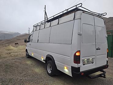 Легкий грузовой транспорт: Легкий грузовик, Mercedes-Benz — 8